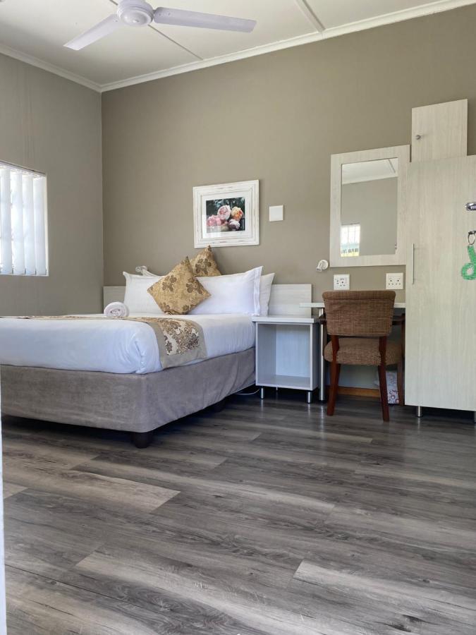 Savoy Hotel Fort Beaufort Exterior photo