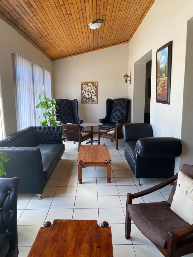 Savoy Hotel Fort Beaufort Exterior photo
