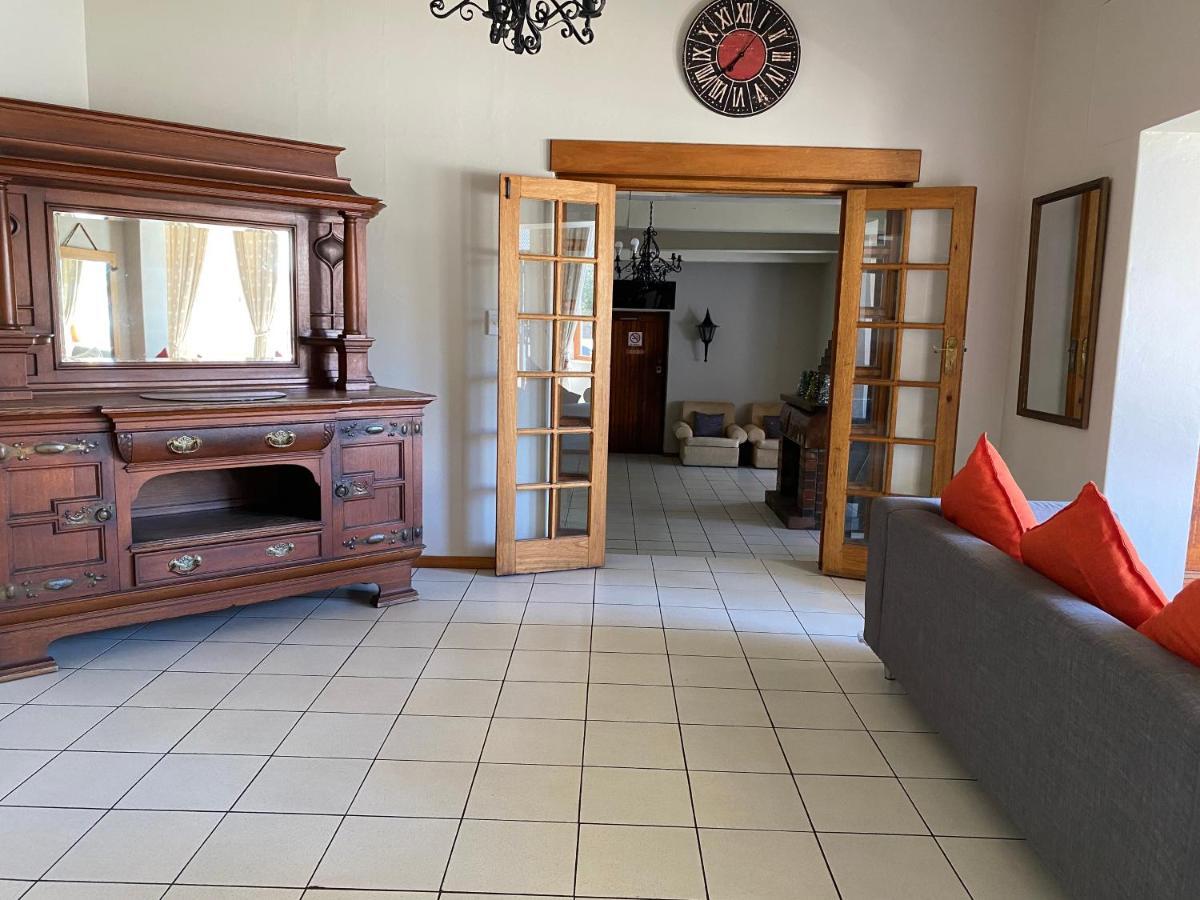 Savoy Hotel Fort Beaufort Exterior photo