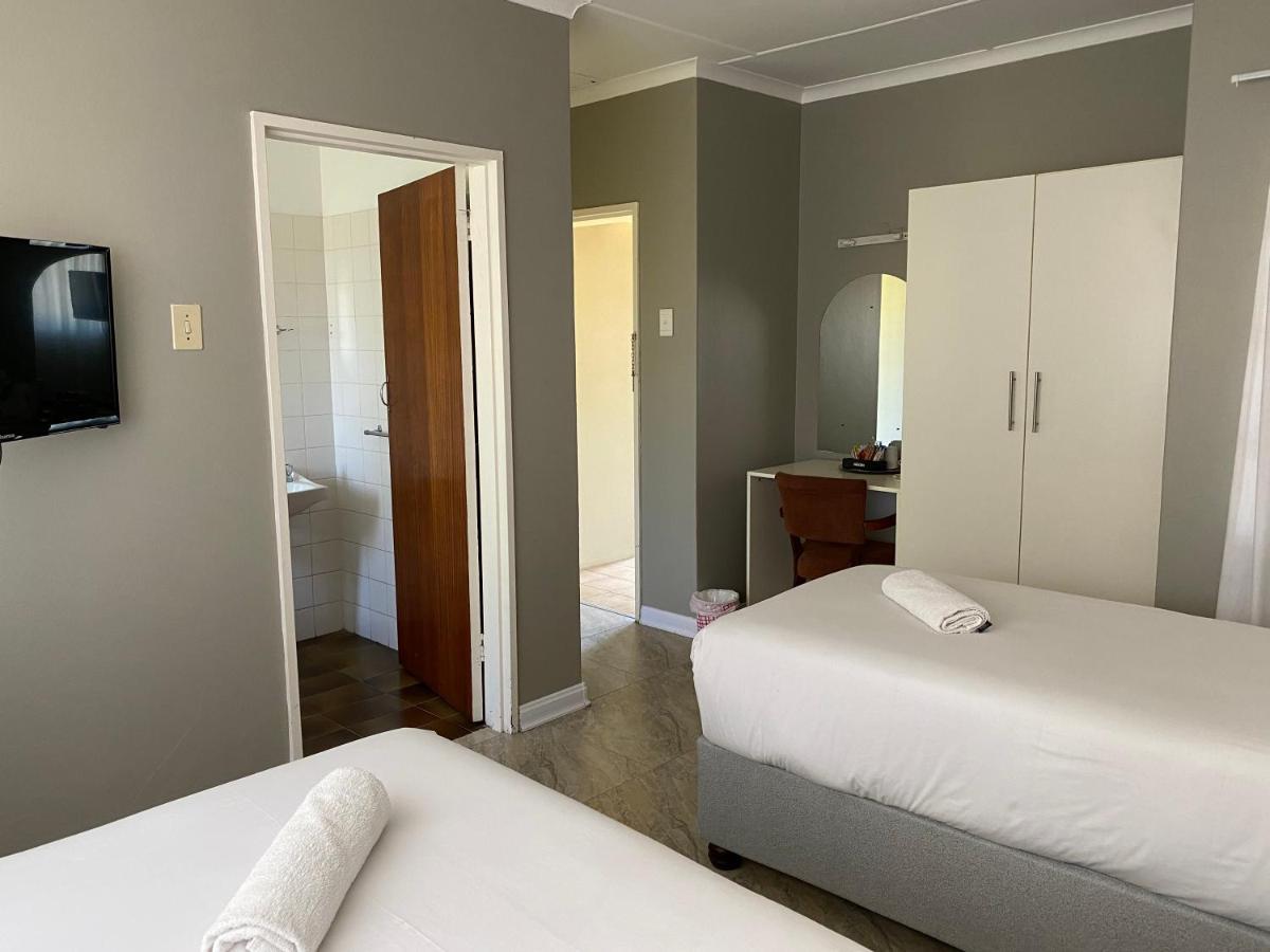 Savoy Hotel Fort Beaufort Exterior photo