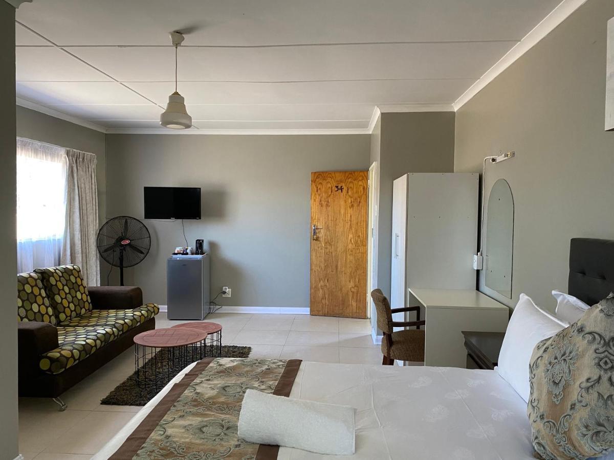 Savoy Hotel Fort Beaufort Exterior photo
