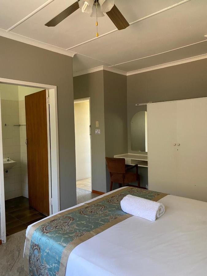 Savoy Hotel Fort Beaufort Exterior photo