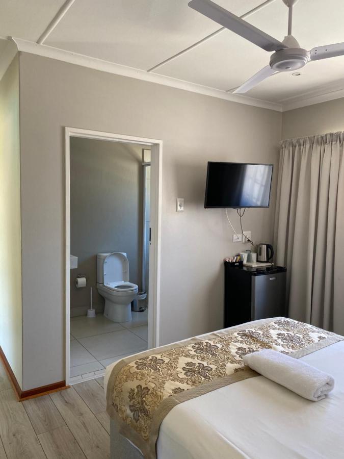Savoy Hotel Fort Beaufort Exterior photo